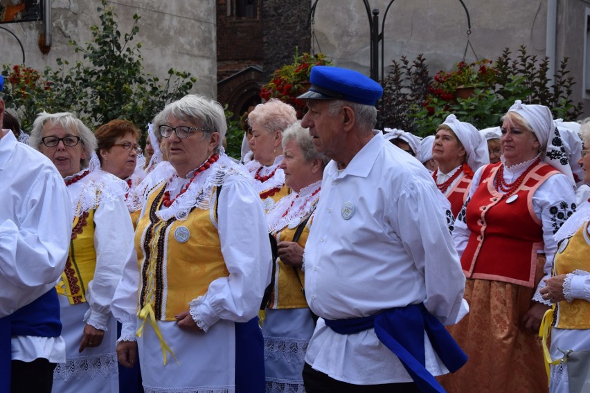 Korowód na zakończenie Festiwalu Ziemia i Pieśń. Szprotawa,...