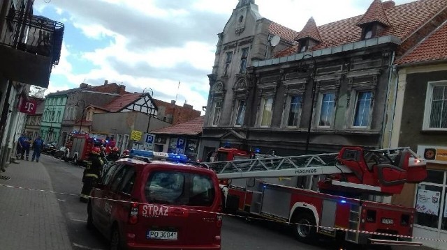 Wysadzeniem w powietrze butli z gazem groził mieszkaniec Chodzieży, którego chciano eksmitować z mieszkania. Zarządzono ewakuację ul. Piekary.Kolejne zdjęcie --->