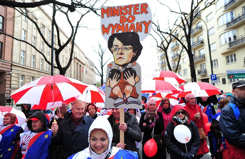 Warszawa, 18 kwietnia 2015: Marsz i manifestacja nauczycieli, protest związkowców [ZDJĘCIA, RELACJA]