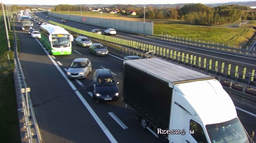 Wypadek i kolizja na autostradzie A4. Duże utrudnienia w kierunku Krakowa i Rzeszowa [ZDJĘCIA]
