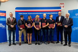 Operatorzy telefonów alarmowych dostali nagrody od wojewody i ministra