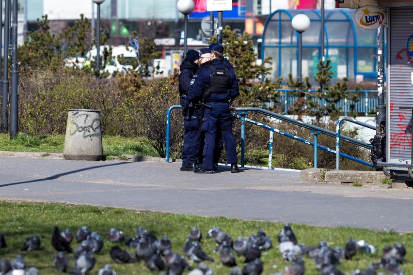 Obecne obostrzenia obowiązują od 27. marca do 9. kwietnia....