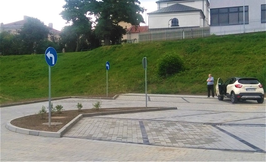 Nowy Sącz. Parking pod hotelem "Panorama" został oficjalnie otwarty [ZDJĘCIA]