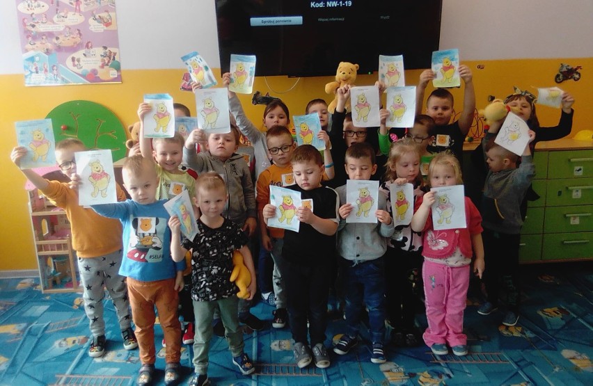 Dzieci z Punktu Przedszkolnego w Szarbkowie świętowały dzień swojego patrona – Kubusia Puchatka. Było mnóstwo atrakcji (ZDJĘCIA)