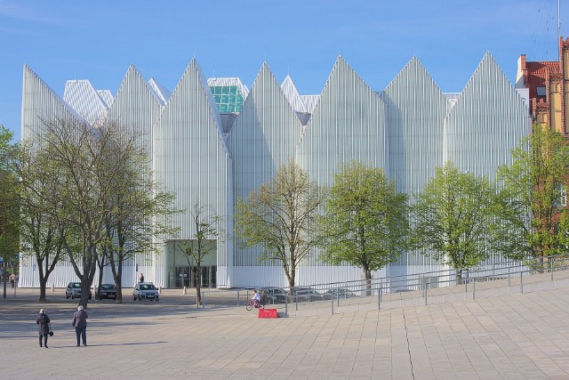 Atrakcja Szczecina jako jedyna w Polsce trafiła na listę 200 cudów architektury, tworzoną przez zagranicznych ekspertów. O które miejsce chodzi i jakie jeszcze niezwykłe budowle Europy warto zobaczyć w czasie wakacyjnych wycieczek?Zdjęcie na licencji CC BY-SA 3.0.