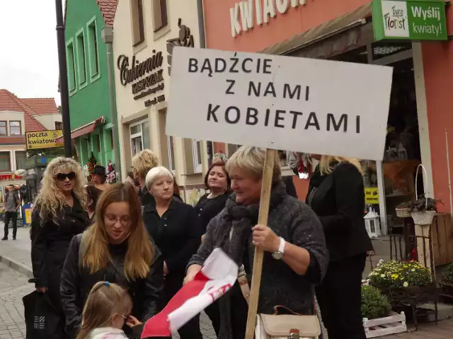 W poniedziałek o godz. 16. spod Placu Słowiańskiego ruszył "Czarny protest”.