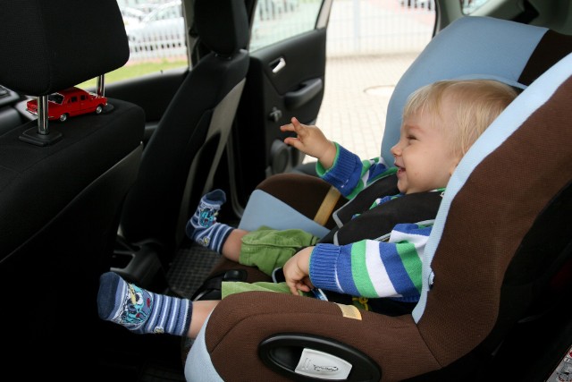 Badania podkreślają jak istotny jest dobór fotelika do wzrostu dziecka i gabarytów samochodu oraz odpowiednie zamontowanie fotelika go w pojeździe.