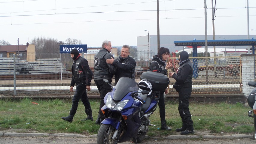 Motocykliści z Myszkowskiego Klubu Motocyklowego pojechali na pielgrzymkę na Jasną Górę ZDJĘCIA