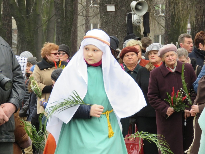 W Piekarach Śląskich rozpoczęło się dziś Misterium Męki Pańskiej [ZDJĘCIA, WIDEO]