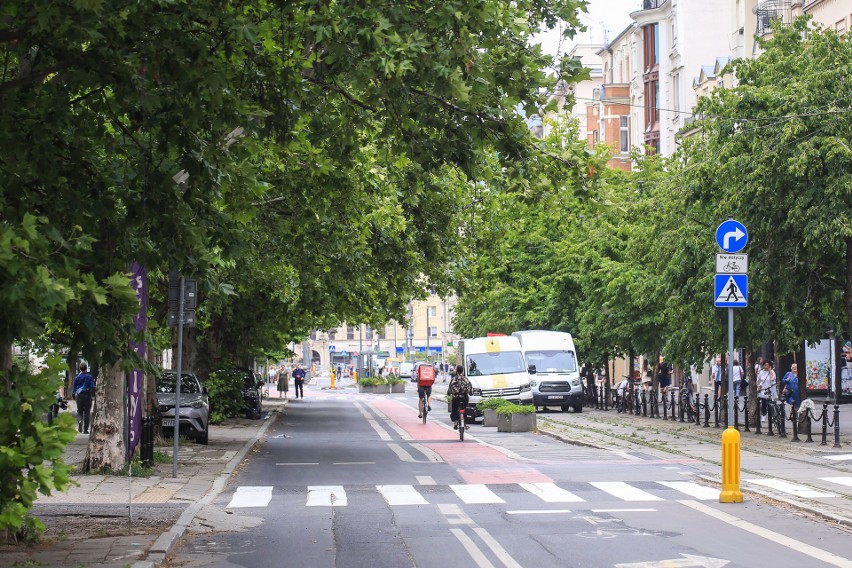 Lewica ma pomysł na remont na ul. 27 Grudnia bez wycinki drzew: zmiana planowanej trasy tramwajów