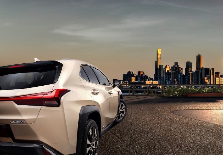 Lexus UX...