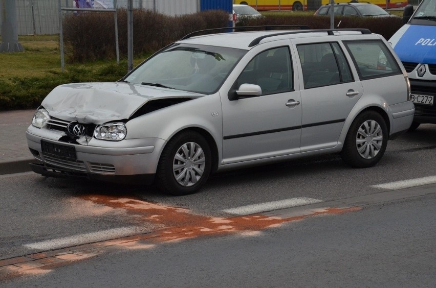 Wypadek na skrzyżowaniu Armii Krajowej i Borowskiej. Zderzyło się pięć aut (ZDJĘCIA)