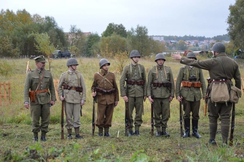 Strzały w sercu Kartuz! Widzowie rekonstrukcji historycznej przenieśli się do września 1939 r. [zdjęcia]