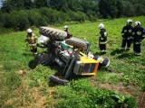 Groźne wypadki pod Tarnowem. Ciągnik przygniótł 69-latka w Rzepienniku Marciszewskim, a w gminie Zakliczyn kombajn zranił 44-latka [ZDJĘCIA]