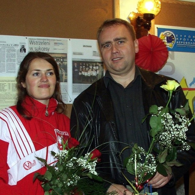 Robert Kraskowski (z prawej) na słupskiej strzelnicy. Z lewej koleżanka z Gryfa Magdalena Lis.