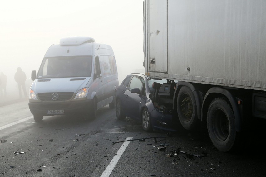 Karambol na A1 koło Piotrkowa Trybunalskiego. Zderzenie...