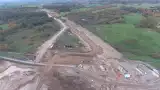 Trwa budowa drogi S6 na odcinku Koszalin - Słupsk. Jak przebiegają prace? [ZDJĘCIA]