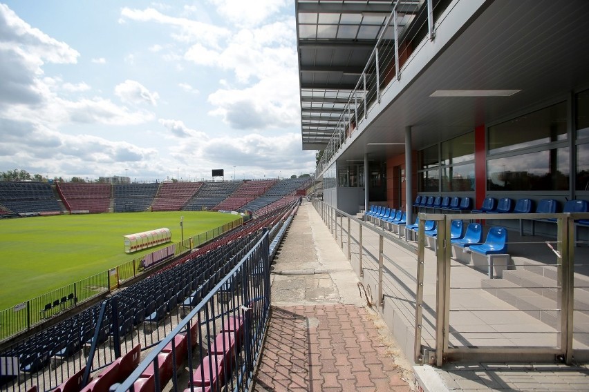 Prezydent jest zwolennikiem przebudowy istniejącego stadionu...