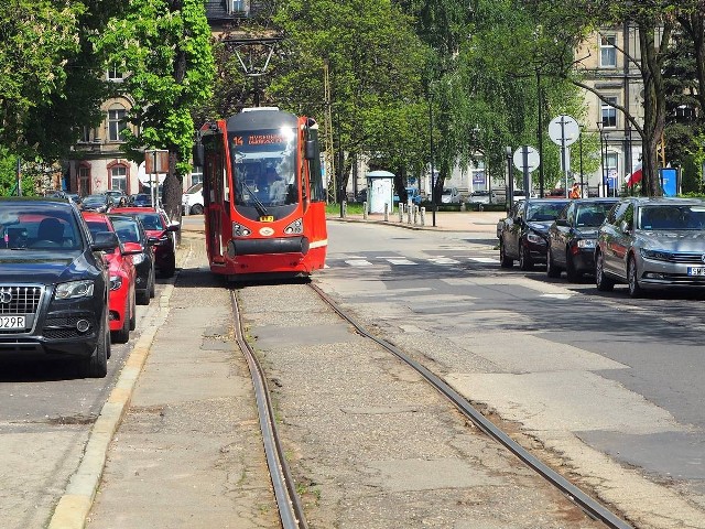 Rozpoczyna się przebudowa linii tramwajowej w Mysłowicach. Prace potrwają do końca września 2022 roku. Zobacz kolejne zdjęcia. Przesuń w prawo - wciśnij strzałkę lub przycisk NASTĘPNE