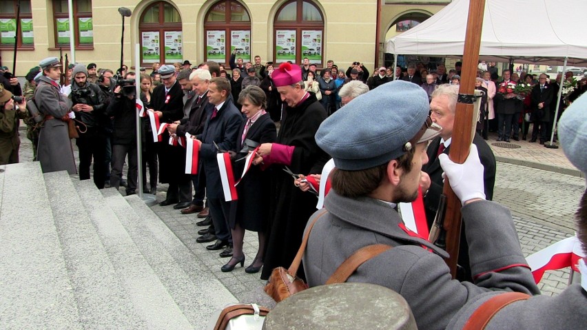 Limanowa. Odsłonięto pomnik Komendanta Józef Piłsudskiego