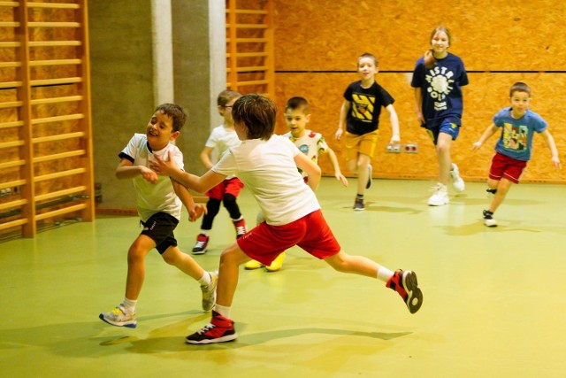 Zajęcia sportowe dla dzieci uchodźców z Ukrainy w Ergo Arenie