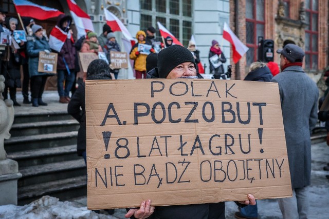 "Solidarni z Poczobutem". Wsparcie w Gdańsku