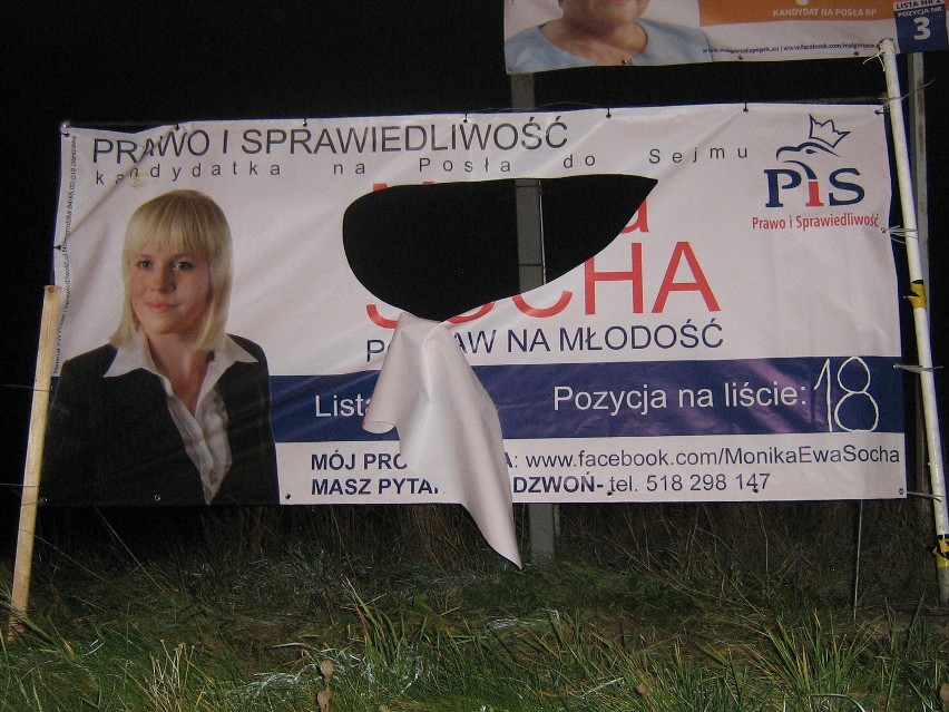 Wybory 2015: Ktoś zniszczył bannery kandydatki PiS w okręgu bielskim [ZDJĘCIA]
