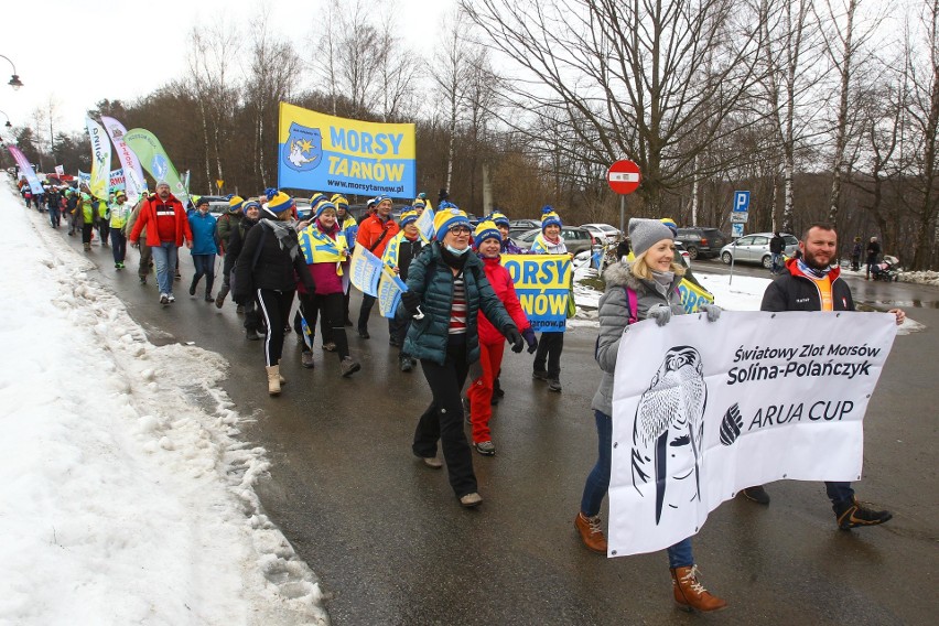 Polańczyk stolicą morsowania. Nad Soliną odbywa się III Światowy Zlot Morsów [ZDJĘCIA]