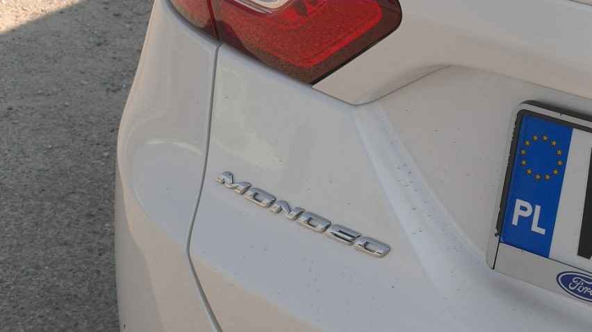 Ford Mondeo Hybrid...