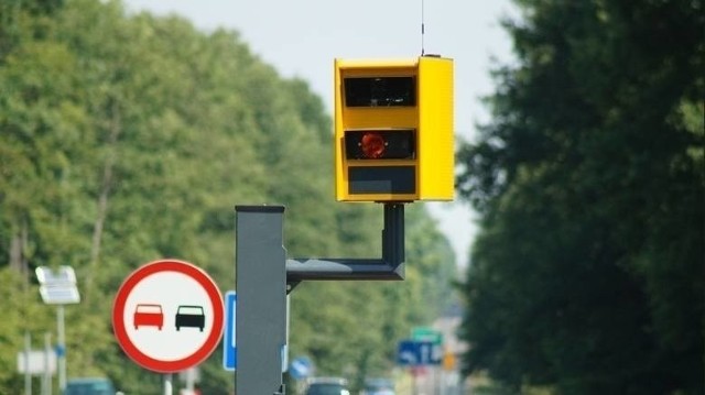 Konstantynów Łódzki	65 wykroczeńFotoradar zlokalizowany jest w miejscowości Konstantynów Łódzki w powiecie pabianickim. Ograniczenie prędkości do 50km/h.