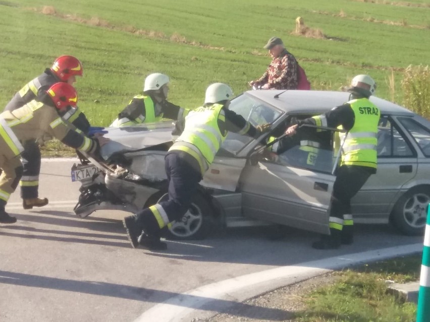 Wypadek na obwodnicy Wojnicza. Jedna osoba trafiła do szpitala [ZDJĘCIA]