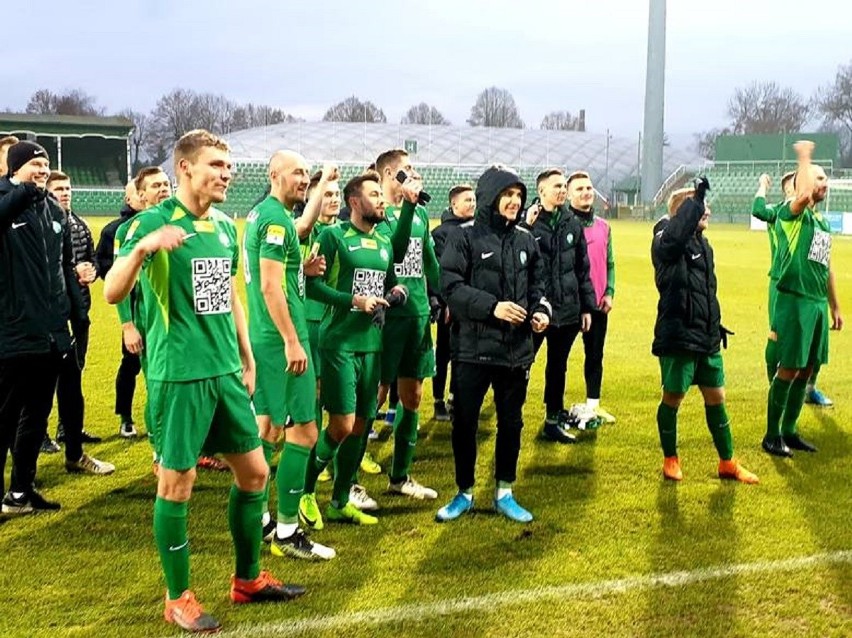 Warta Poznań pokonała Wigry Suwałki 3:0 i zimę spędzi na...