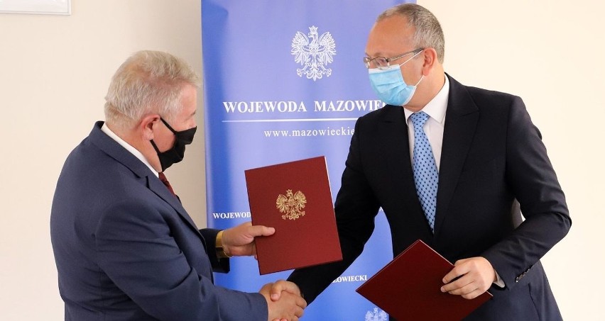 Pieniądze dla Ostrołęki i powiatu ostrołęckiego. Umowy z wojewodą podpisane. Zdjęcia. 6.07.2020