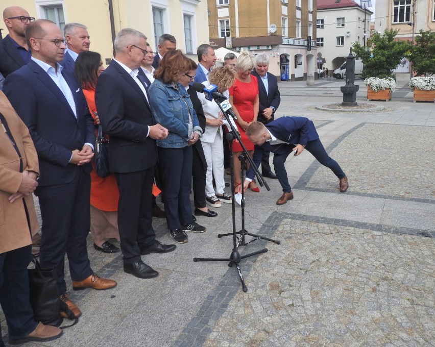 Nie wszyscy parlamentarzyści pojawili się na Rynku...