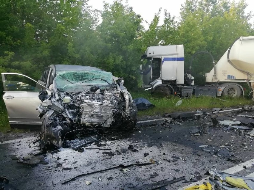 W zderzeniu w Nowym Mieście nad Pilicą zginął kierujący...