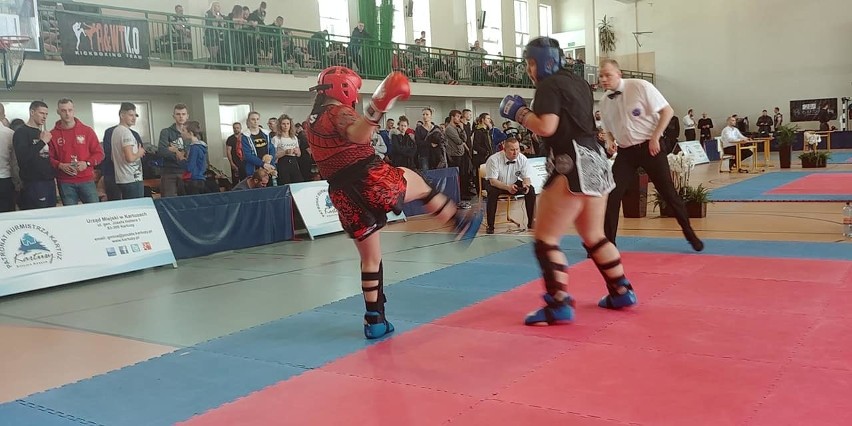 Alicja Siebyła mistrzynią Polski w kickboxingu. Sześć medali Dragona Starachowice