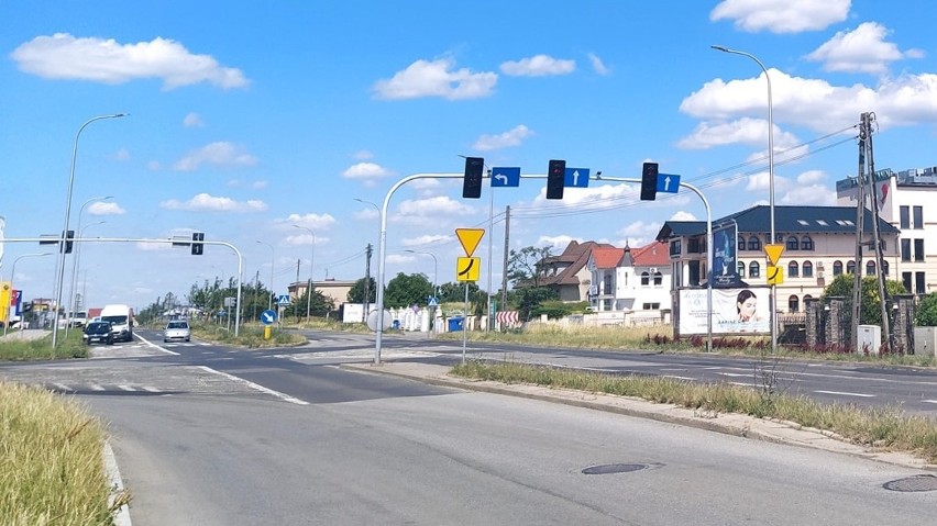 Opole. Drogowcy montują infrastrukturę systemu ITS na...