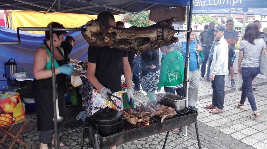 Święto Baraniny w Ustroniu: górale promują pasterstwo i jagnięcinę ZDJĘCIA