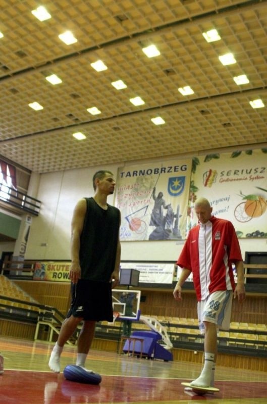 Oświetlenie hali Ośrodka Sportu i Rekreacji Wisła musi być wymienione, nie wiadomo jednak kiedy to nastąpi. 