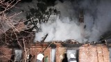 Pożar budynku w Godziszewie. Z ogniem walczyło pięć zastepów [ZDJĘCIA]