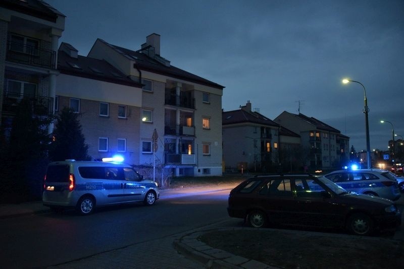 Interwencja policji na ul. Barszczańskiej w Białymstoku....