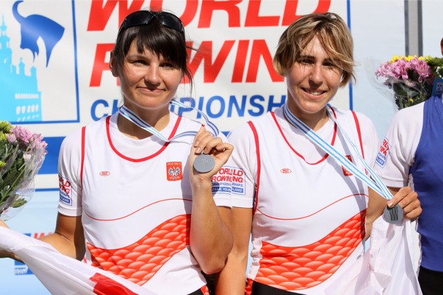 Magdalena Kaczmarek (wówczas Kemnitz, z lewej) w 2009 r. w dwójce podwójnej wagi lekkiej zdobyła, razem z Agnieszką Renc, srebro MŚ na poznańskiej Malcie w dwójce podwójnej wagi lekkiej