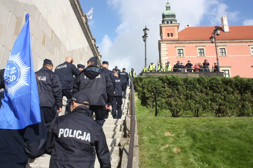 Gwizdki, trąbki, megafony. Wszystko to, czym można...