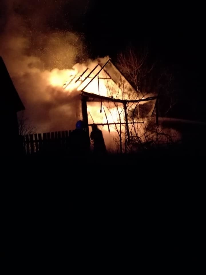 Pożar stodoły w gminie Borkowice. Spalił się sprzęt rolniczy