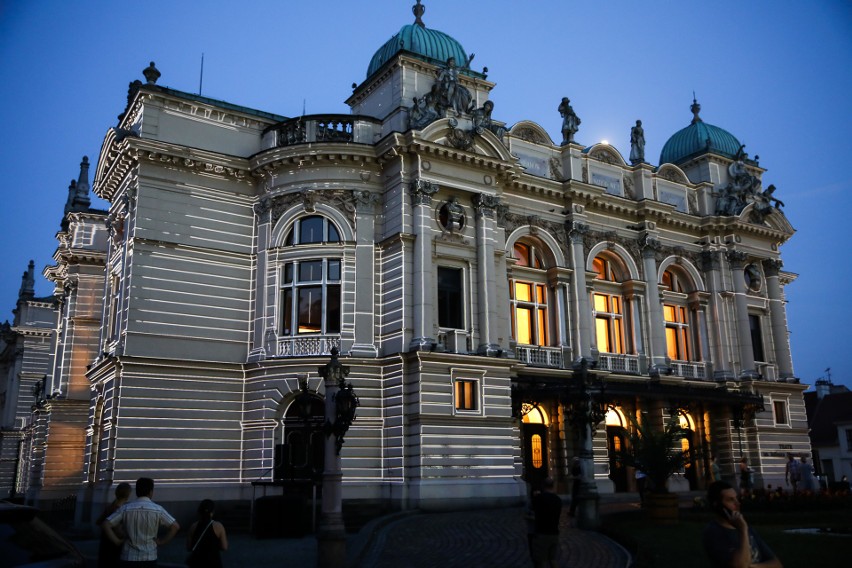 Kraków. Mapping na budynku Teatru im. Słowackiego [ZDJĘCIA]