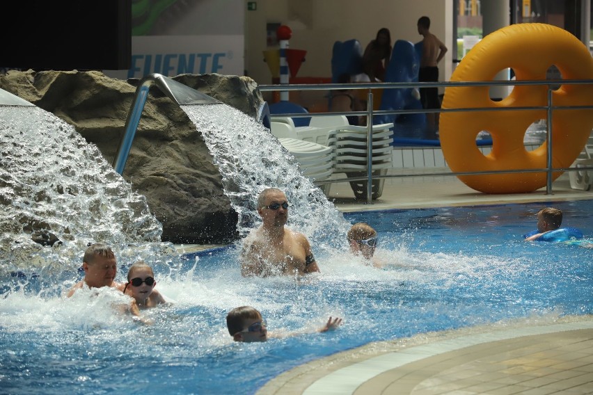 Aquapark Fala już czynny. Prymusi w piątek kąpali się za złotówkę