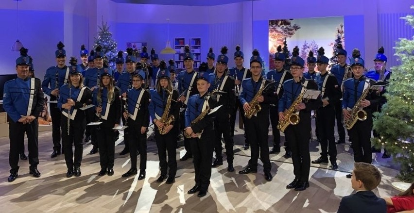 Młodzieżowa Orkiestra Dęta z Krasocina wystąpiła w świątecznym wydaniu „Rodzinnego Expressu” w TVP 1 (ZDJĘCIA)