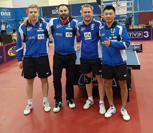 Od lewej: Tomasz Tomaszuk, Zbigniew Leszczyński, Wiaczesław Burow i Cai Wei