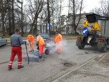 Zniknęły wielkie dziury na ul. Stefanowskiego. Kierowcy mogą jeździć swobodnie