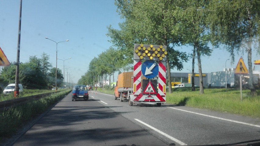 Utrudnienia drogowe w Sosnowcu: Wycinka drzew przy DK94. Korki między Dąbrową Górniczą i Zagórzem